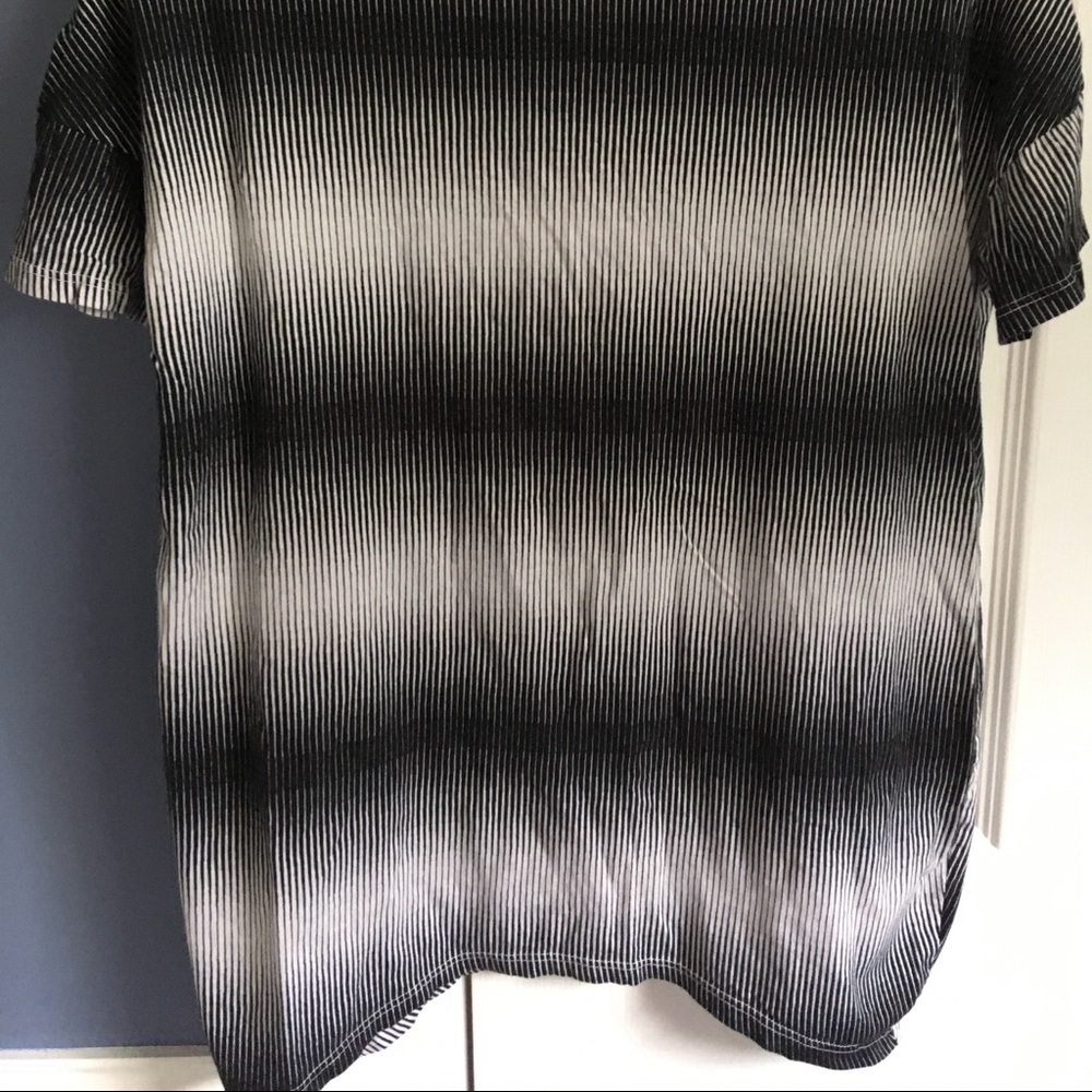Gradient Boxy Tee - Picture 3 of 3